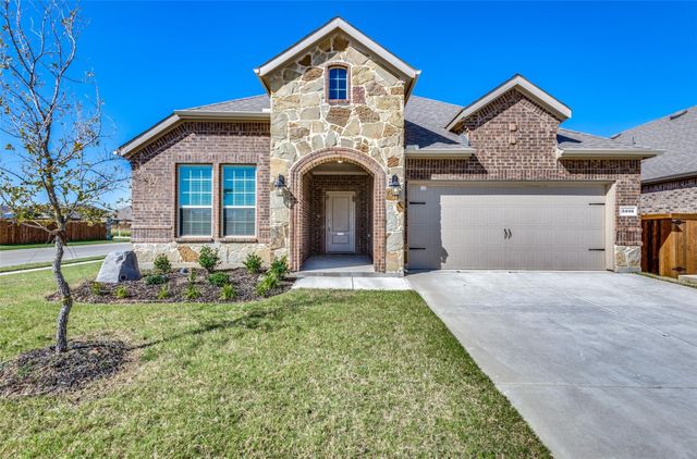 3205 Platinum Road, Aubrey, TX 76227