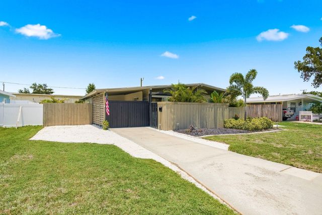 1111 61ST AVENUE N, St Petersburg, FL 33703