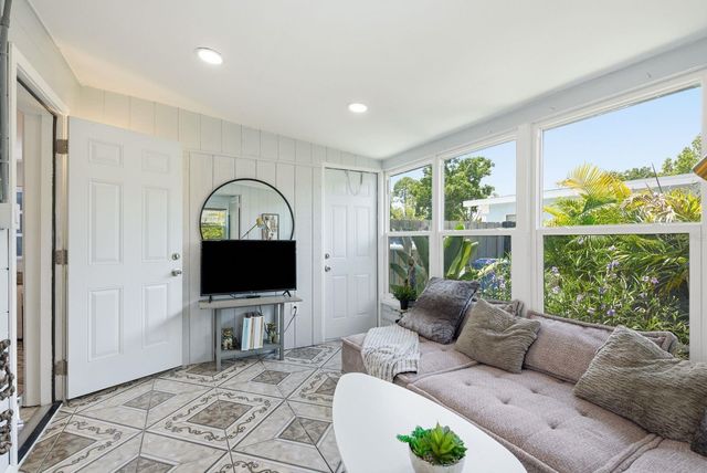 1111 61ST AVENUE N, St Petersburg, FL 33703