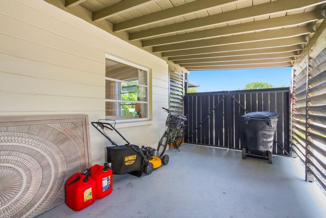 1111 61ST AVENUE N, St Petersburg, FL 33703