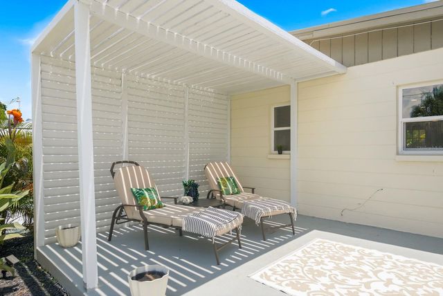 1111 61ST AVENUE N, St Petersburg, FL 33703