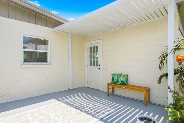 1111 61ST AVENUE N, St Petersburg, FL 33703