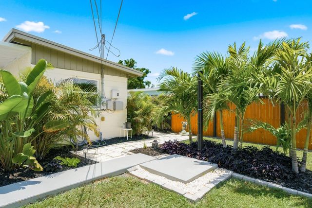 1111 61ST AVENUE N, St Petersburg, FL 33703