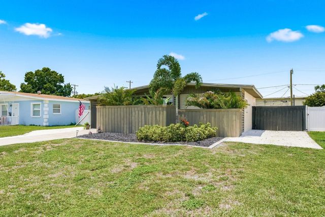 1111 61ST AVENUE N, St Petersburg, FL 33703