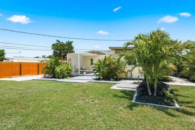 1111 61ST AVENUE N, St Petersburg, FL 33703