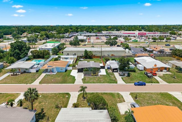 1111 61ST AVENUE N, St Petersburg, FL 33703