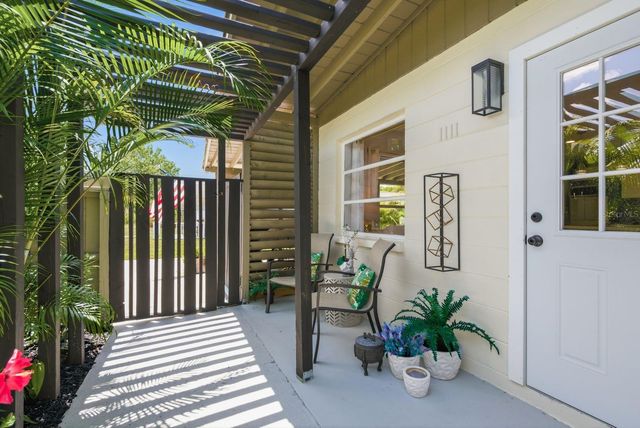 1111 61ST AVENUE N, St Petersburg, FL 33703