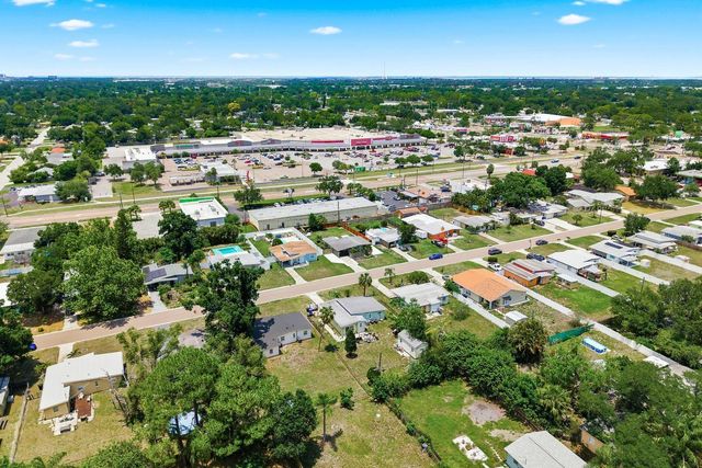 1111 61ST AVENUE N, St Petersburg, FL 33703