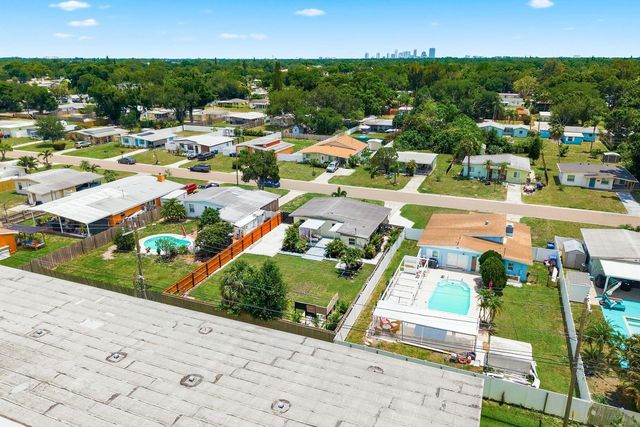 1111 61ST AVENUE N, St Petersburg, FL 33703