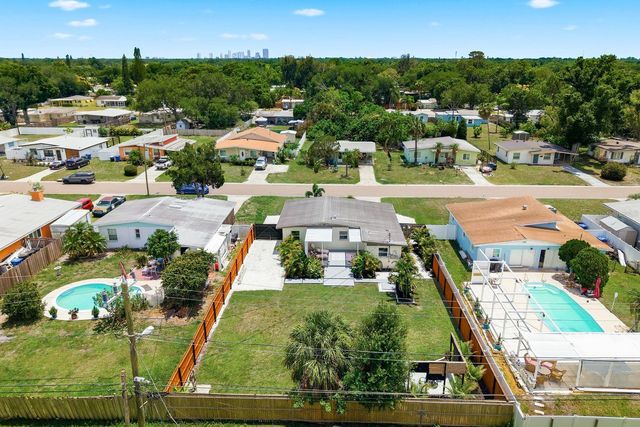1111 61ST AVENUE N, St Petersburg, FL 33703