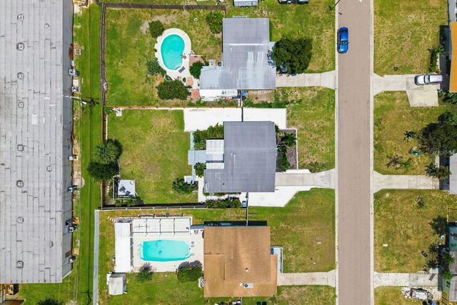 1111 61ST AVENUE N, St Petersburg, FL 33703