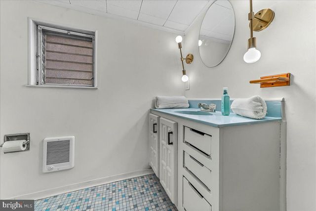 1910 DUTTON MILL RD, Aston, PA 19014