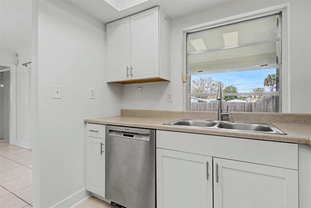 6821-6825 NW 11th Place 6825, Plantation, FL 33313