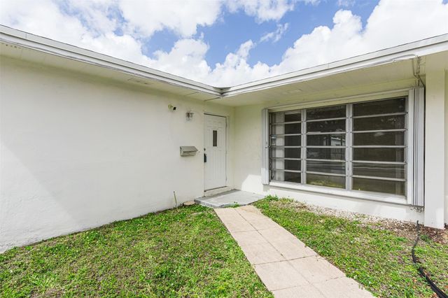 6821-6825 NW 11th Place 6825, Plantation, FL 33313