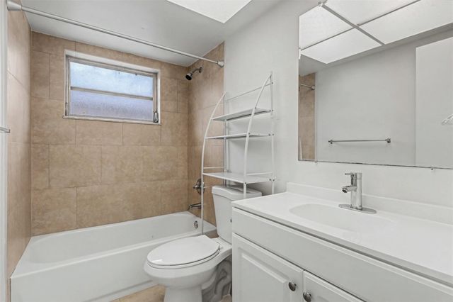 6821-6825 NW 11th Place 6825, Plantation, FL 33313