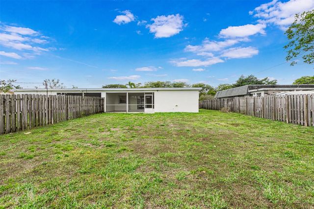 6821-6825 NW 11th Place 6825, Plantation, FL 33313