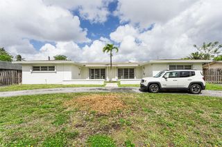 6821-6825 NW 11th Place 6825, Plantation, FL 33313