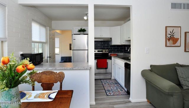 8050 E Broadway Boulevard D105, Tucson, AZ 85710