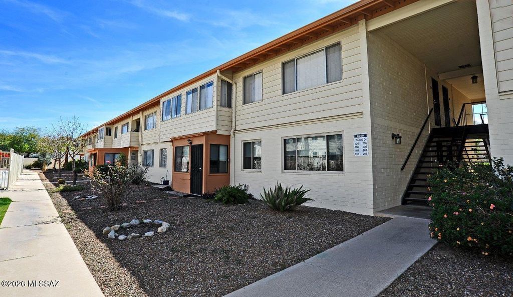 8050 E Broadway Boulevard D105, Tucson, AZ 85710