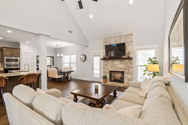 1208 Cascadeway Dr, Murfreesboro, TN 37129