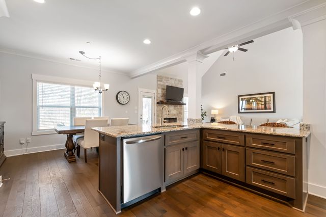 1208 Cascadeway Dr, Murfreesboro, TN 37129