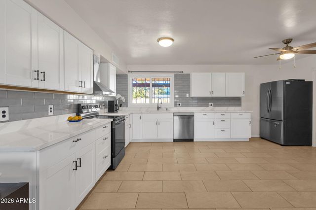 2714 W ELLIS Drive, Tempe, AZ 85282