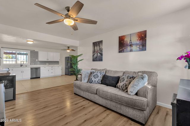 2714 W ELLIS Drive, Tempe, AZ 85282