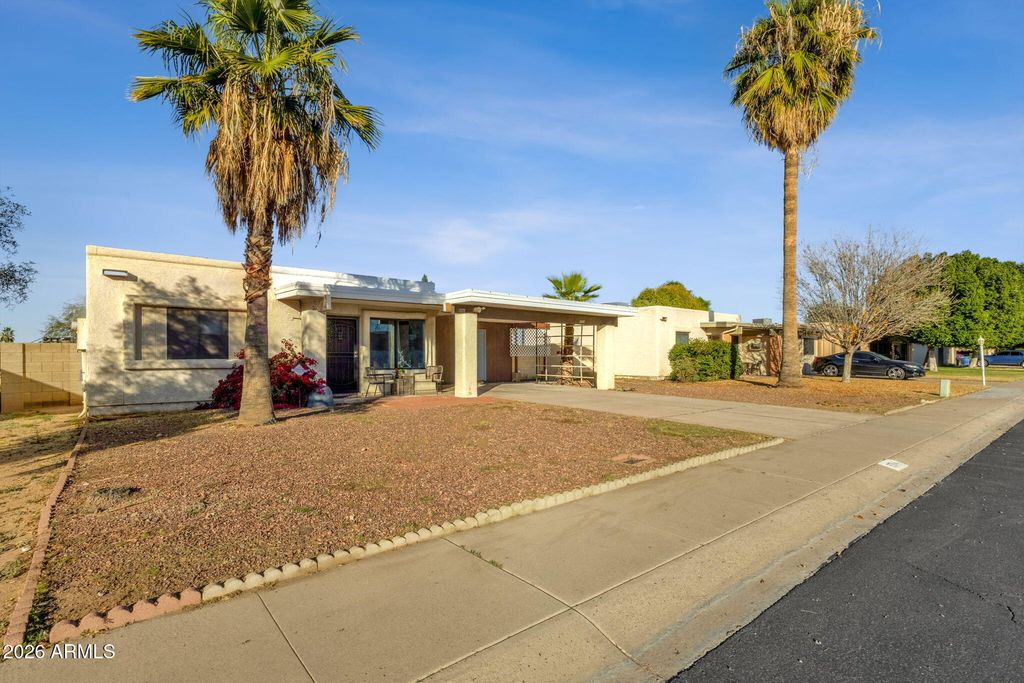 2714 W ELLIS Drive, Tempe, AZ 85282