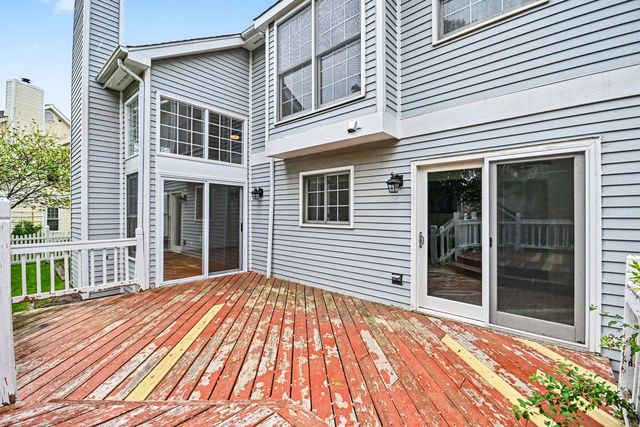 865 Warwick Lane SE, Lake Zurich, IL 60047