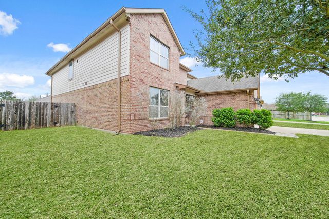 2725 Merlin Lane, Pearland, TX 77581