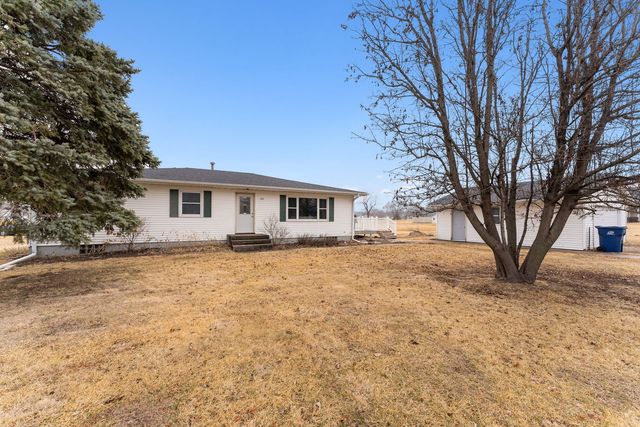 215 4th Street W, Andalusia, IL 61232