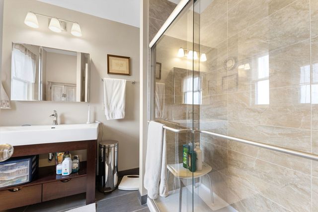 215 4th Street W, Andalusia, IL 61232