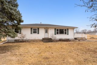 215 4th Street W, Andalusia, IL 61232