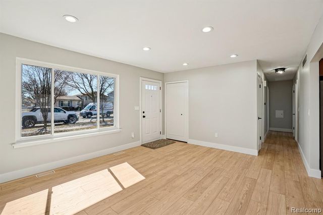 11805 Tahiti Drive, Sterling Heights, MI 48312