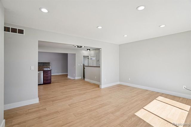 11805 Tahiti Drive, Sterling Heights, MI 48312