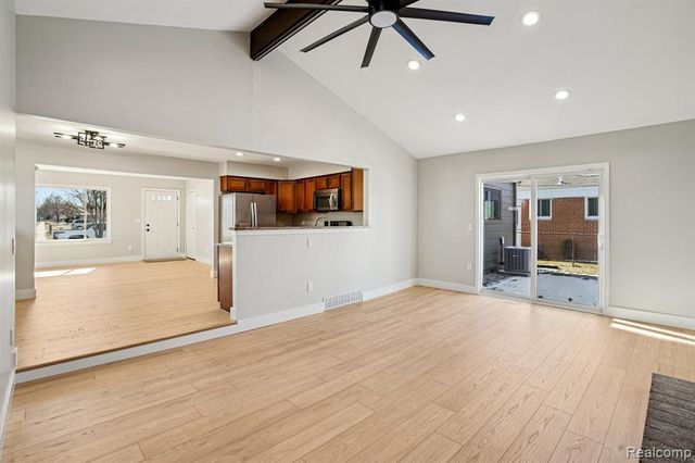 11805 Tahiti Drive, Sterling Heights, MI 48312