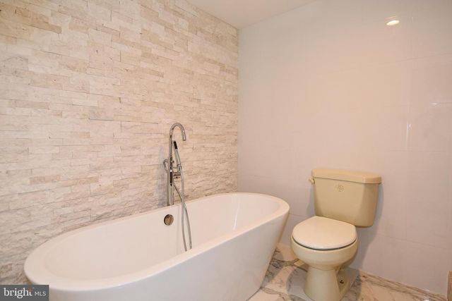 7125 HARRISON LN, Alexandria, VA 22306