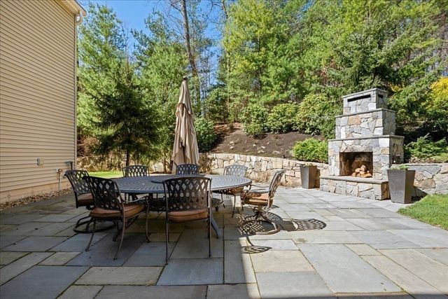 3 Foxhill Drive, Southborough, MA 01772