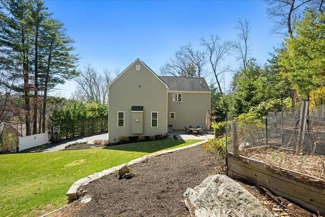 3 Foxhill Drive, Southborough, MA 01772