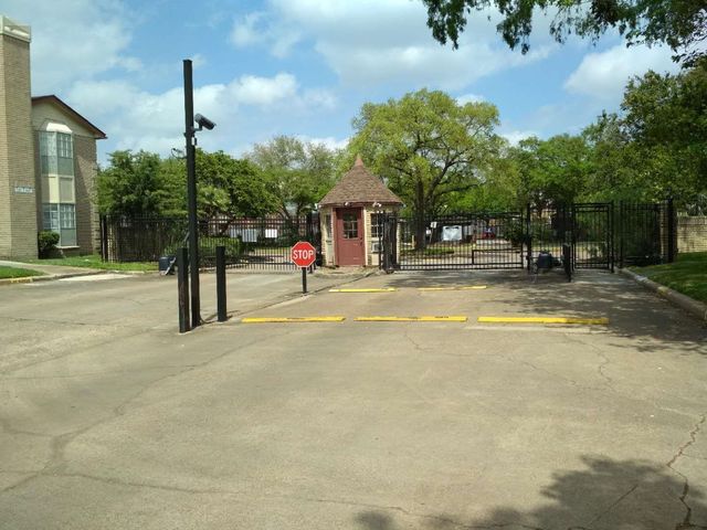 2120 El Paseo Street 1408, Houston, TX 77054