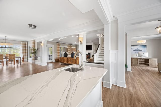 10 Uncle Stephens Road, West Dennis, MA 02670