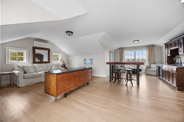 10 Uncle Stephens Road, West Dennis, MA 02670