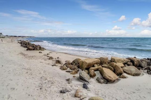 10 Uncle Stephens Road, West Dennis, MA 02670