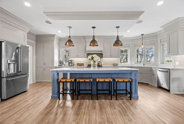 10 Uncle Stephens Road, West Dennis, MA 02670