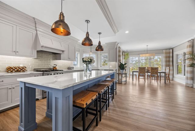 10 Uncle Stephens Road, West Dennis, MA 02670