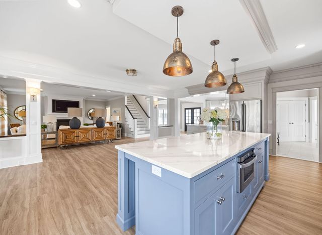 10 Uncle Stephens Road, West Dennis, MA 02670