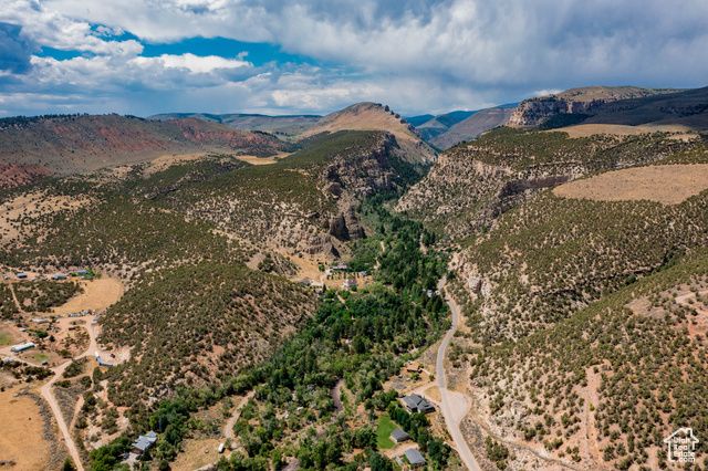 7737 W SAWTOOTH CV, Vernal, UT 84078