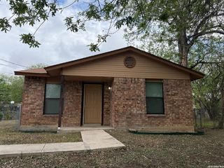 1413 W Mayfield, San Antonio, TX 78211