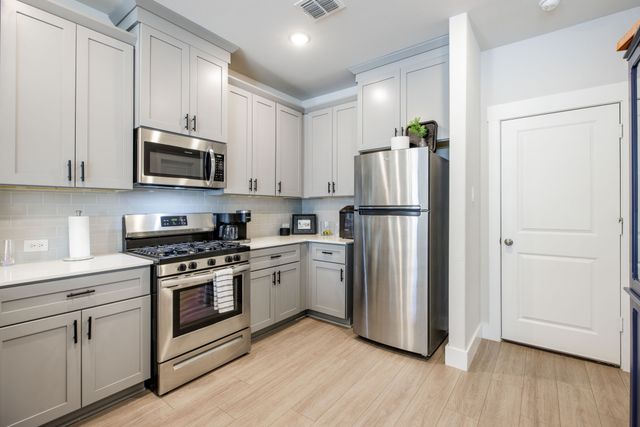 4502 Smokey Quartz Lane, Arlington, TX 76005