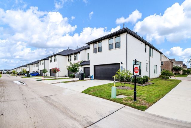 4502 Smokey Quartz Lane, Arlington, TX 76005